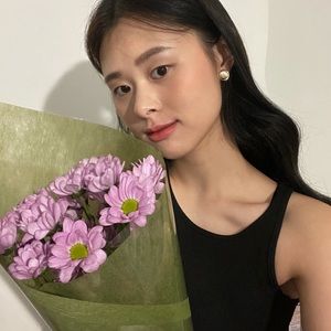 Meet your Posher, Yeeway